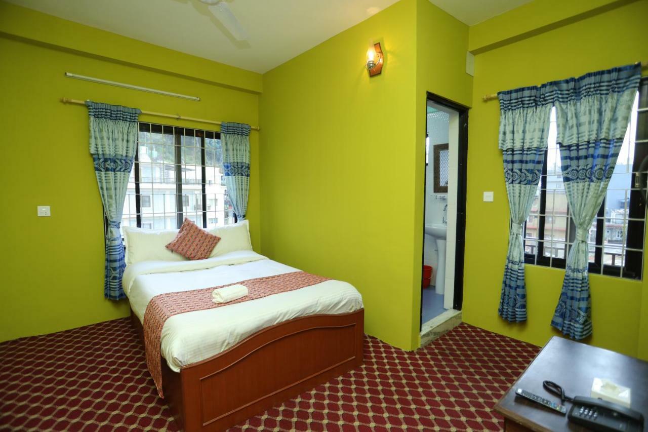 Hotel Blue Magnet Pokhara Exterior foto